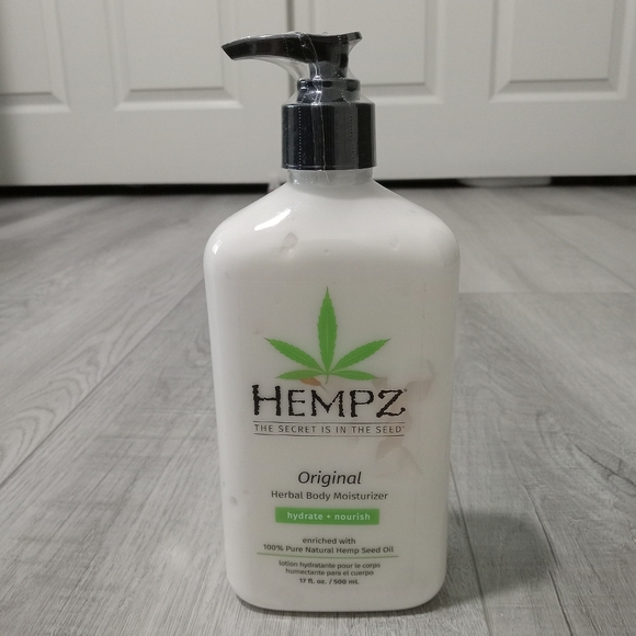 Hempz Original Herbal Moisturizer with Black Pump - Picture 1 of 2